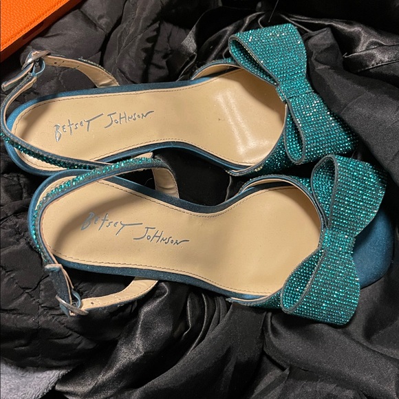 Betsy Johnson Crystal Emerald Green Elegant Teal High Heel Sandals- 3inch heels - Picture 3 of 7